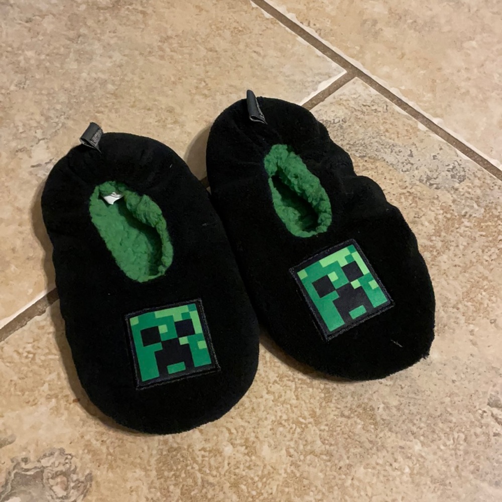 3/$21 Minecraft slippers - so cozy. Sz L.